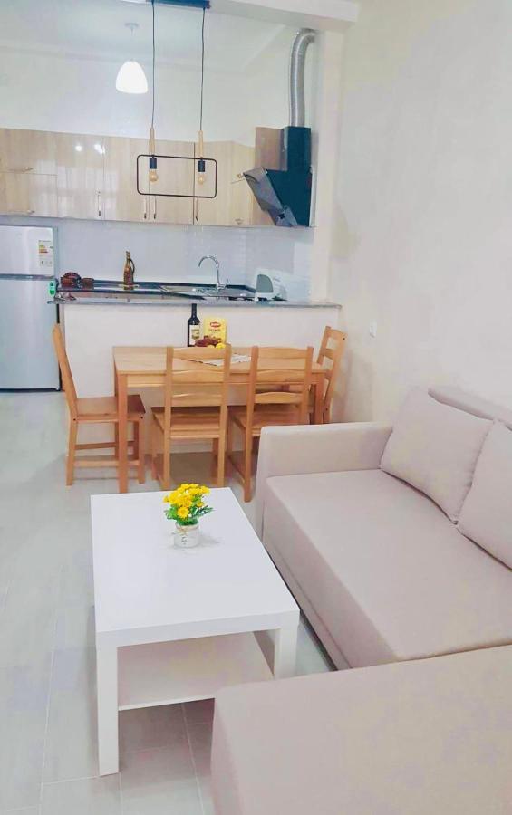 Tameo Apartment Batoemi Buitenkant foto